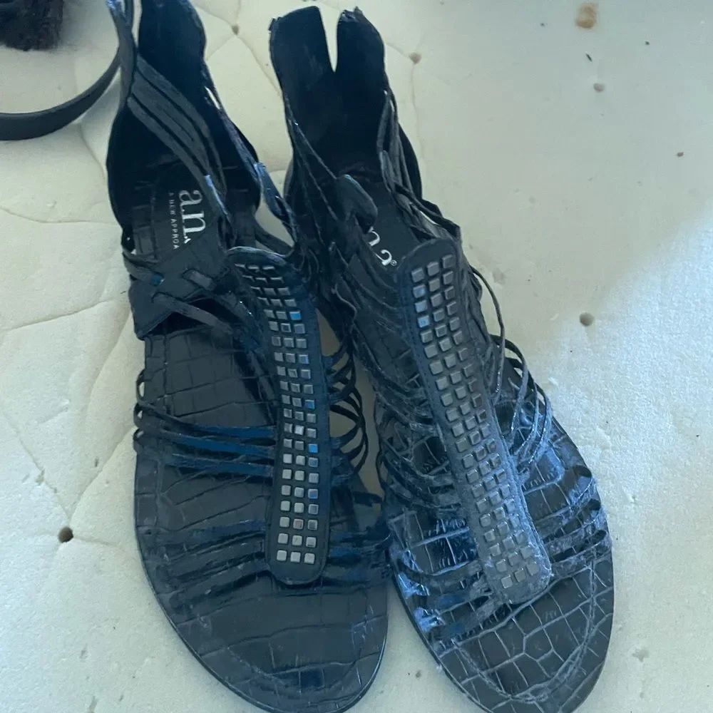 ANA size 9 med Black Strappy Sandals great condition silver accents